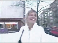 Cô gái nhỏ khiêu dâm video
