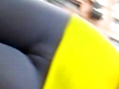 Khuyên khiêu dâm với một âm mưu