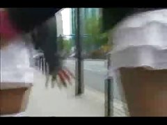 Xem nga khiêu dâm dưới váy của cô