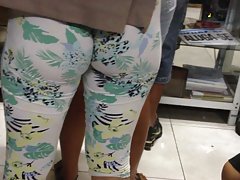 Chụp ảnh khiêu dâm cô gái khỏa thân